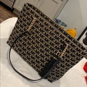 Authentic Micheal Kors Purse/Handbag